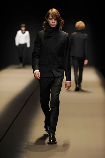 Look 4